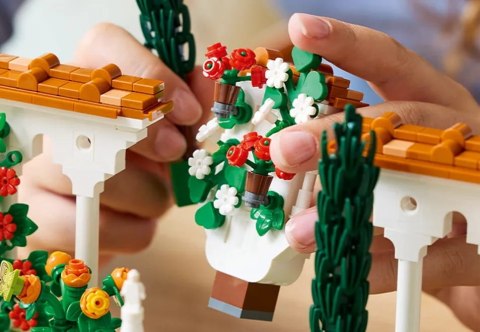 10359 - LEGO Icons - Fontanna w ogrodzie