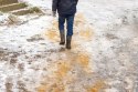 Piasek antyposlizgowy na ulice i chodniki 25kg ekologiczna alternatywa dla soli drogowej