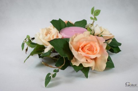 Romantyczny Wianek z Beżowych Róż o Średnicy 20cm