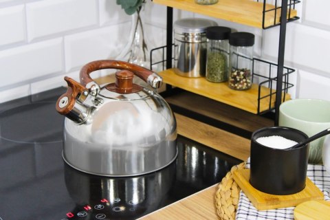 Czajnik stalowy z gwizdkiem tradycyjny na gaz indukcję 2.5L srebrny BRUNBESTE BB-2268