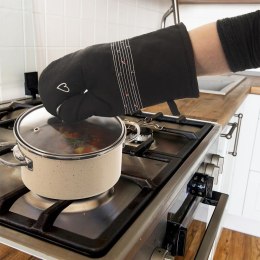 Rękawica kuchenna bawełniana czarna z magnesem SERCE 30cm ORION 152192