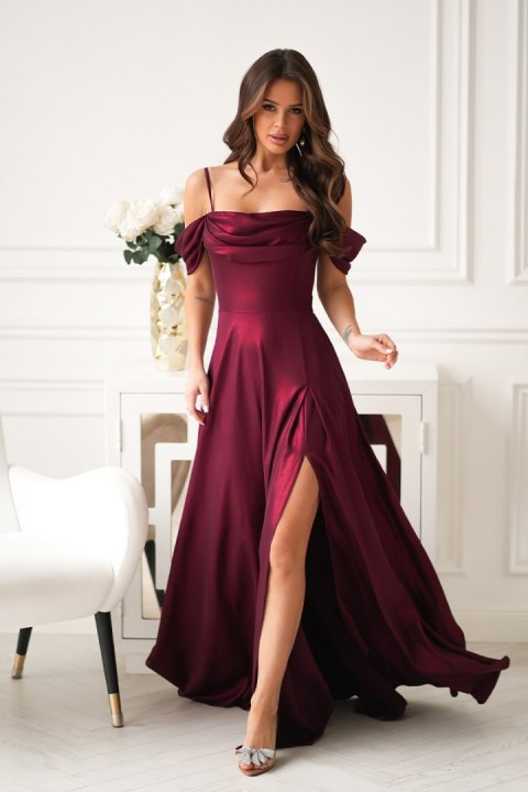 330-10 Elegancka Sukienka Z Drapowaniem, Rozcięciem I Błyszczącą Tkaniną - bordowy