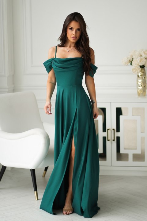 330-13 Elegancka Sukienka Z Drapowaniem, Rozcięciem I Błyszczącą Tkaniną - butelkowy