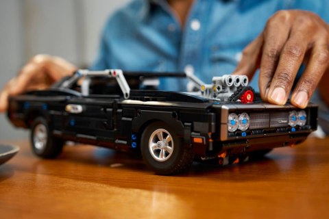 42231 - LEGO Technic - Samochód Fast and Furious Dodge Charger R/T