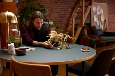 77985 - LEGO Jurassic World - Szkielety dinozaurów: triceratops