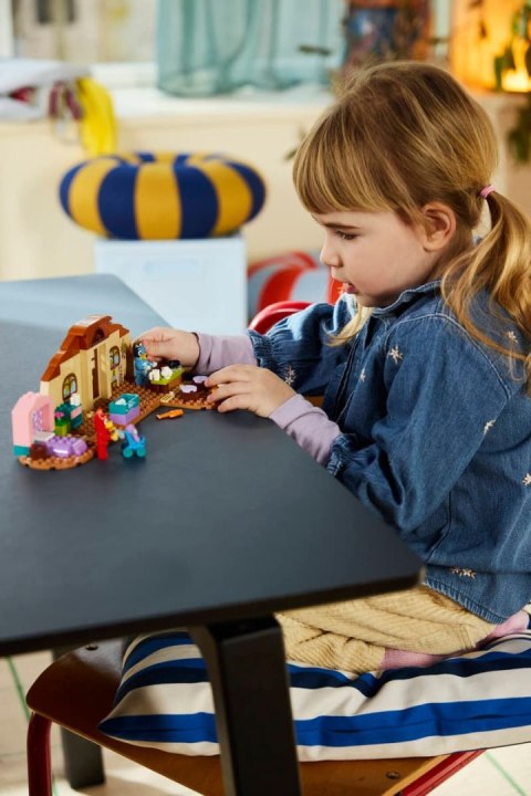 11221 - LEGO Bluey - Szkoła z Ryżykiem i Blue